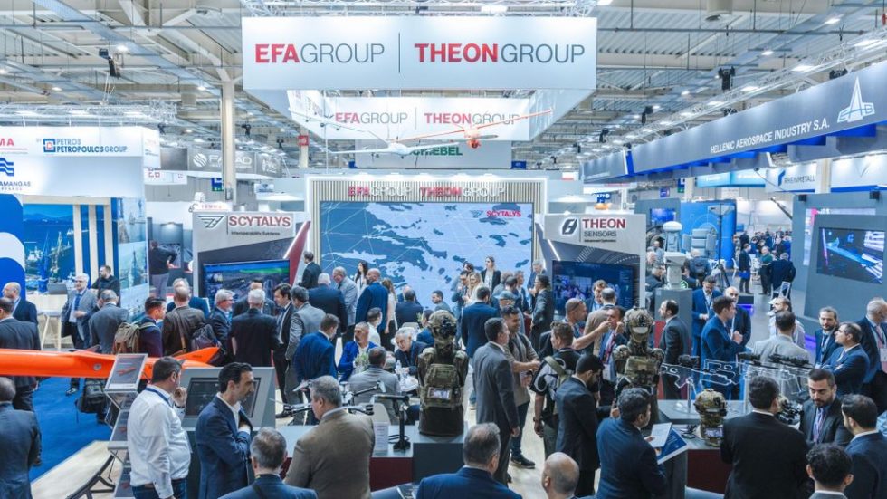 Στιγμιότυπο από το περιπτέρο του EFA GROUP στη DEFEA 2025